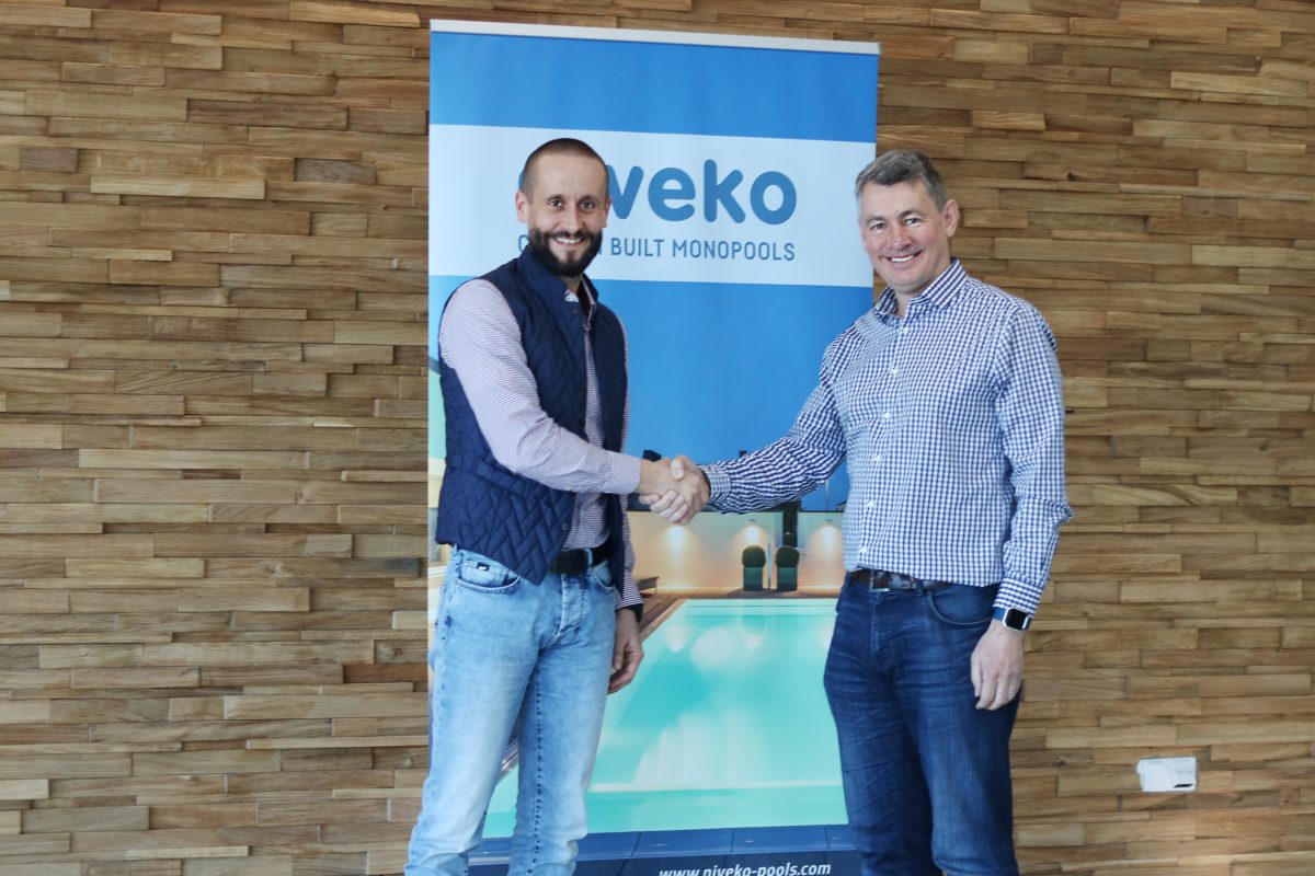  Certikin seals the deal to become NIVEKO’s exclusive UK distributor 